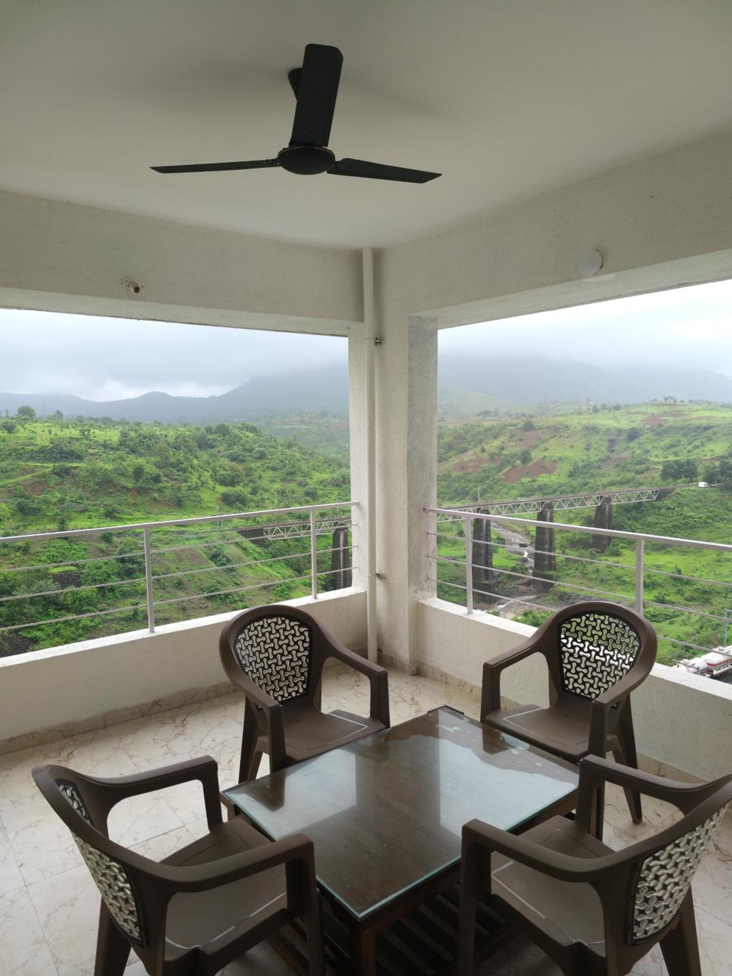 Oxi Valley Resort Igatpuri Buitenkant foto